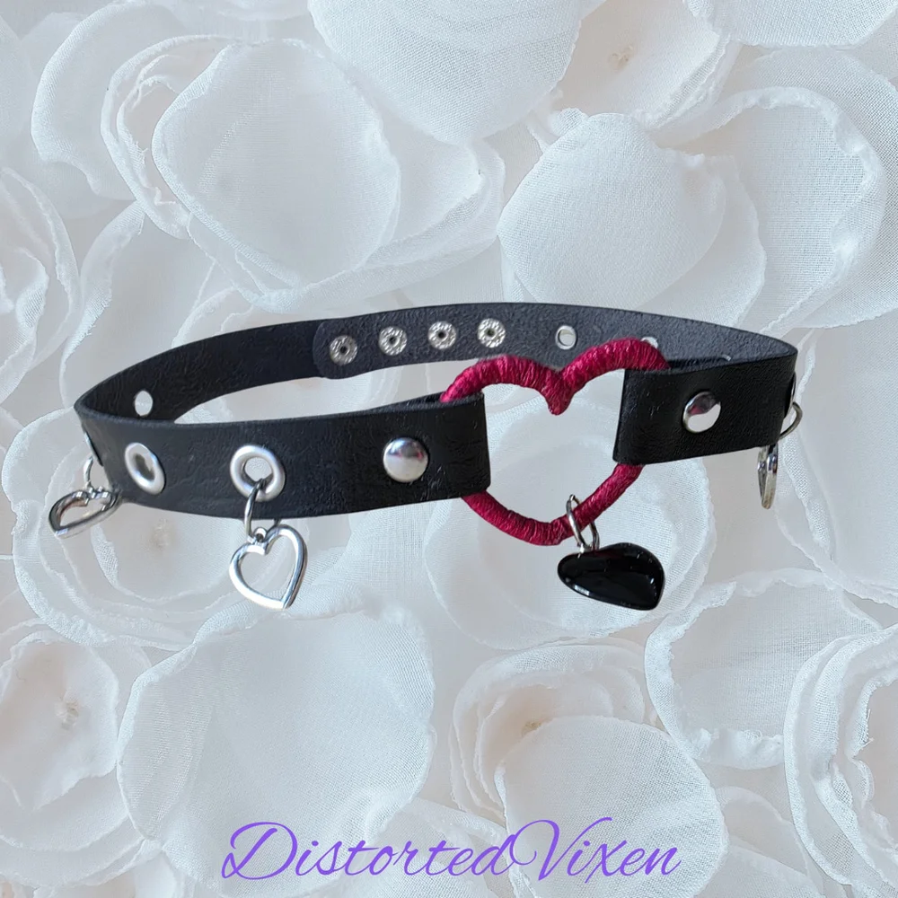 Red Wrapped Heart Choker – Handmade Gothic Heart Charm Collar